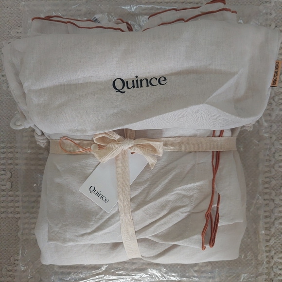 NWT- Quince European Linen Embroidered Duvet Cover & Shams! King/ Cal King(726) - Picture 9 of 14